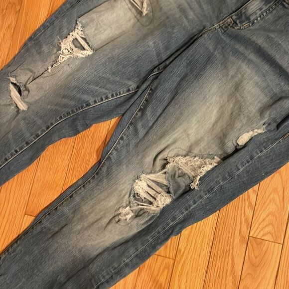 Torrid Vintage Stretch Crop Boyfriend Jeans 🌻 - Picture 5 of 8